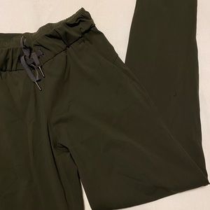 Lulu lemon align straight leg joggers in olive green